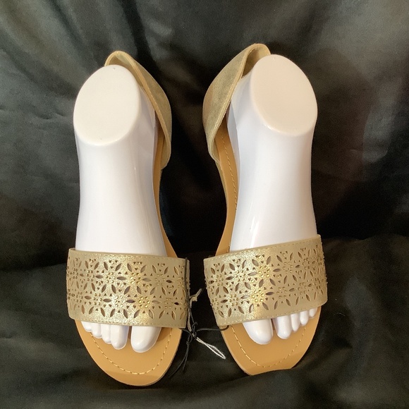 Nicole Shoes - NWOT Nicole flat sandals gold sequins